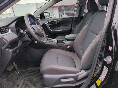 Certified 2025 Toyota RAV4 LE AWD/4WD image 9