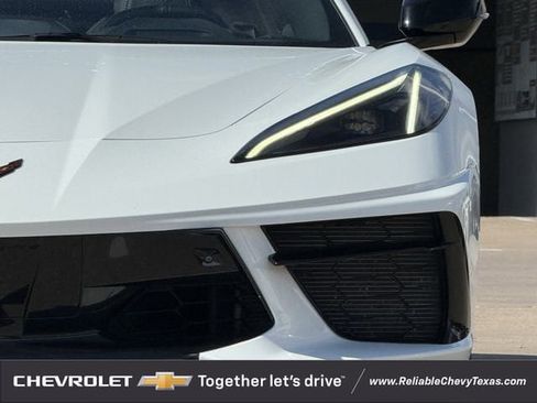 Used 2025 Chevrolet Corvette Stingray Preferred Conv w/ Z51 Performance Package RWD image 4
