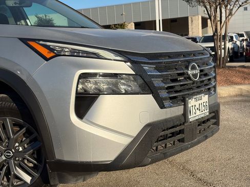 Certified 2025 Nissan Rogue S image 5