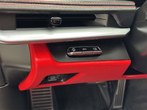 Used 2024 Chevrolet Corvette Stingray Premium Cpe w/ Z51 Performance Package image 25