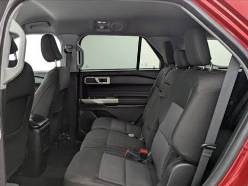 Used 2022 Ford Explorer XLT RWD image 17