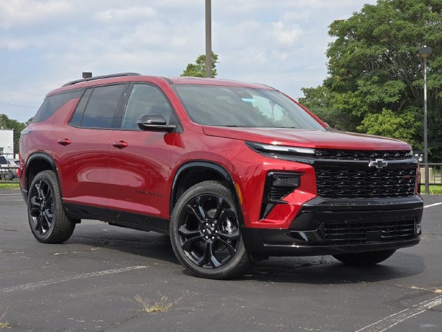 New 2027 Chevrolet Traverse RS FWD image 2