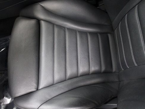 Used 2022 Mercedes-Benz GLC 300 4MATIC w/ Driver Assistance Package image 18