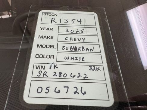 Used 2025 Chevrolet Suburban Z71 AWD/4WD image 29