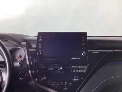 Used 2022 Toyota Camry XSE FWD image 17