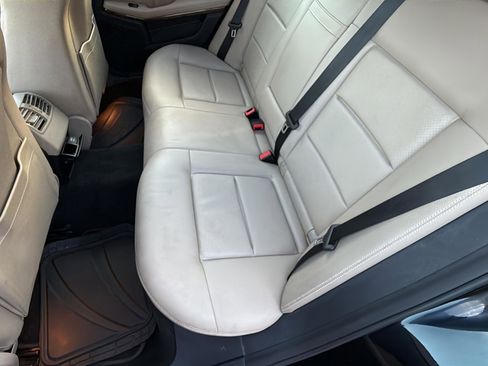 Used 2013 Mercedes-Benz E 350 E 350 Sedan 4D image 19