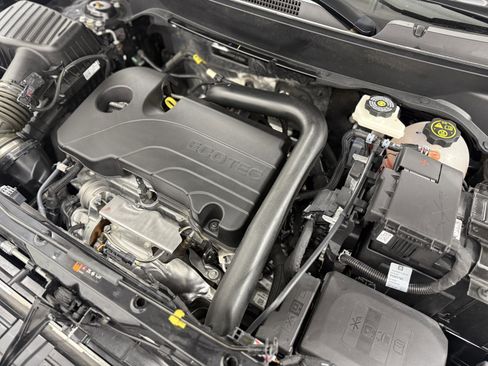 Certified 2023 Chevrolet Equinox LT image 30