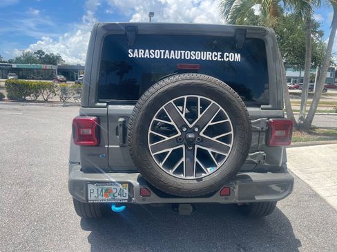 Used 2023 Jeep Wrangler Unlimited Sahara AWD/4WD image 34