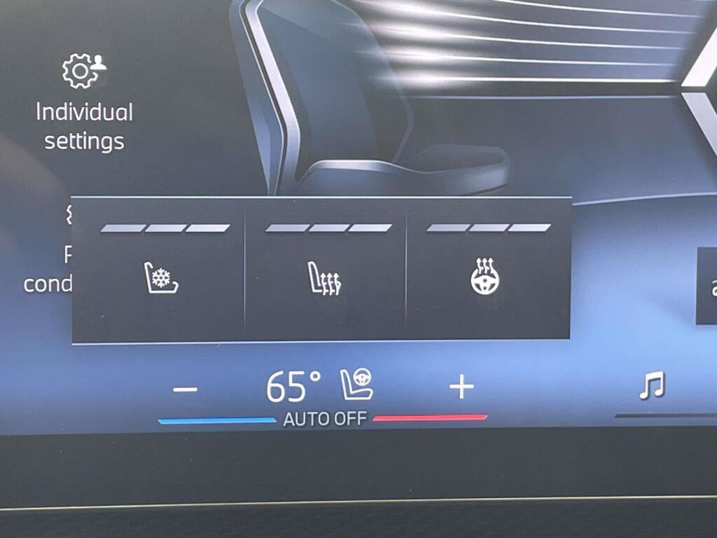 Used 2023 BMW i7 xDrive60 AWD/4WD image 28