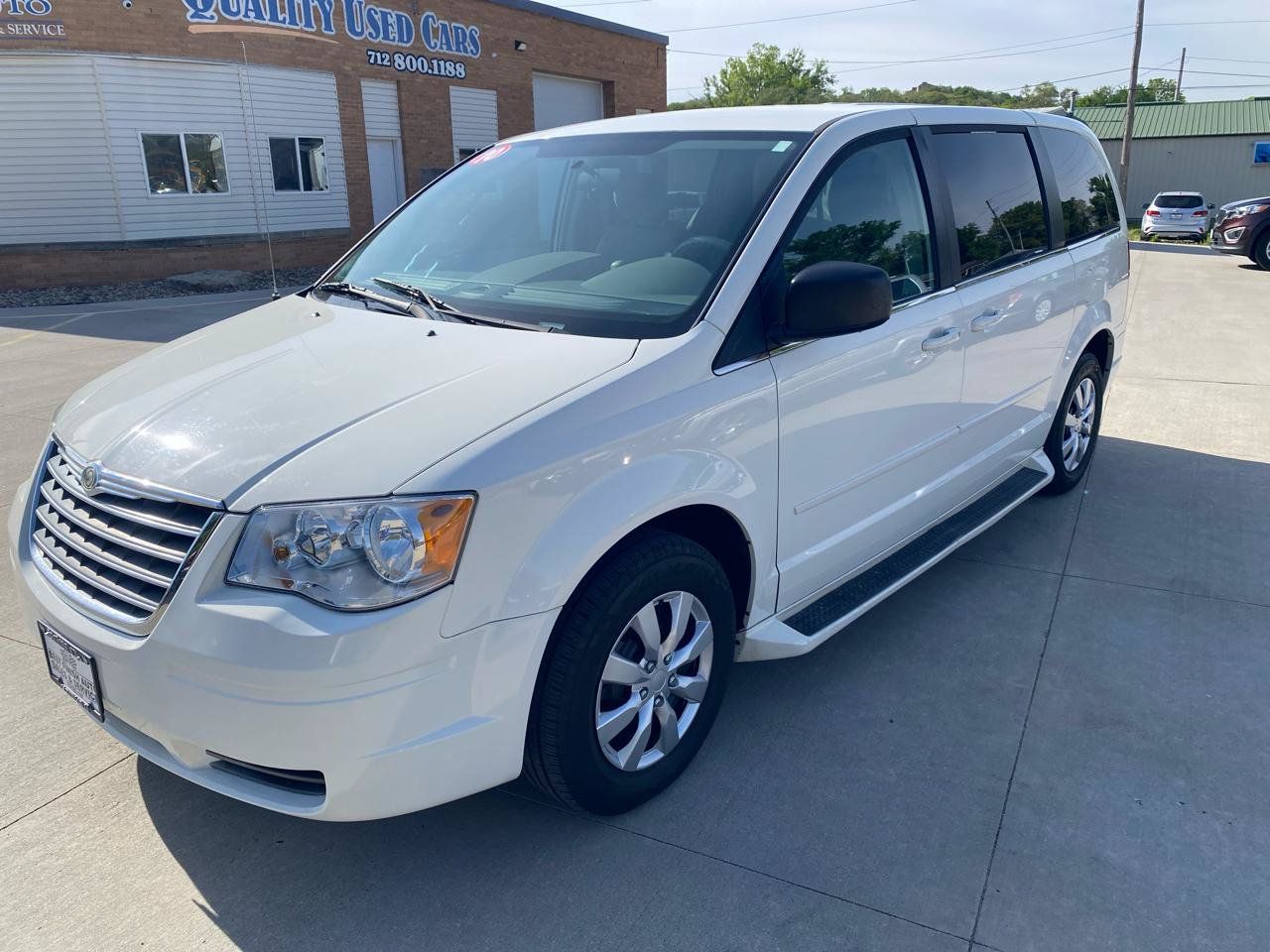 Used 2010 Chrysler Town & Country LX w/ PWR Convenience Group FWD image 2