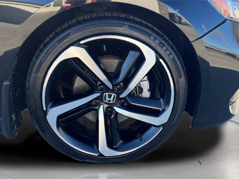 Used 2018 Honda Accord Sport image 17