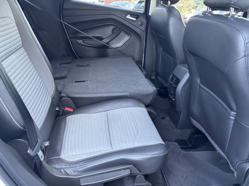 Used 2019 Ford Escape Titanium AWD/4WD image 29