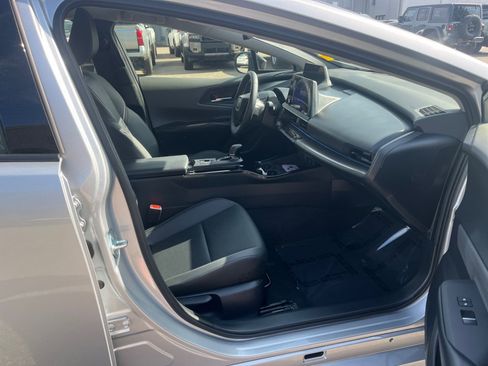Used 2026 Toyota Prius XLE FWD image 32