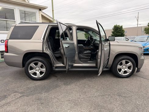 Used 2017 Chevrolet Tahoe LT w/ Luxury Package AWD/4WD image 20