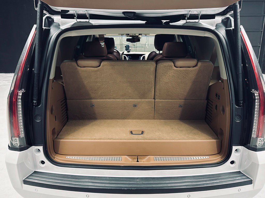 Used 2016 Cadillac Escalade Platinum AWD/4WD image 42