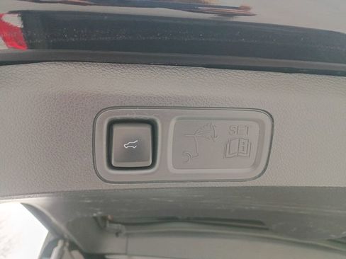 Used 2023 Ford Expedition XLT image 43