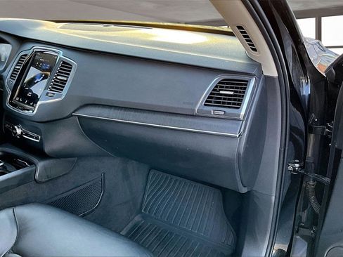 Used 2020 Volvo XC90 T5 Momentum w/ Protection Package image 17