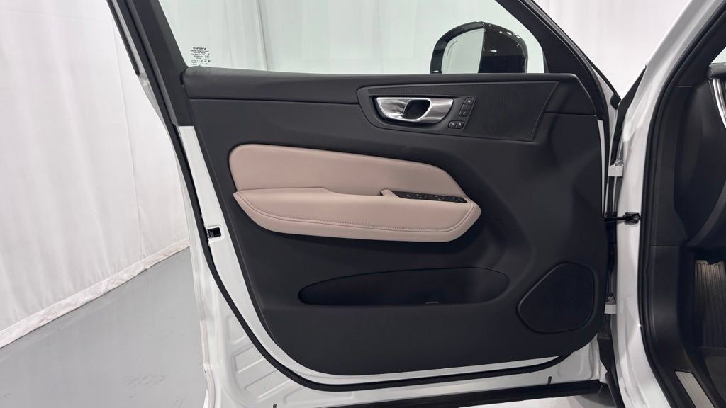 Certified 2026 Volvo XC60 B5 Plus AWD/4WD image 16