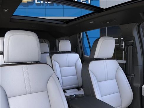 New 2026 Chevrolet Traverse High Country w/ LPO, Floor Liner Package image 24