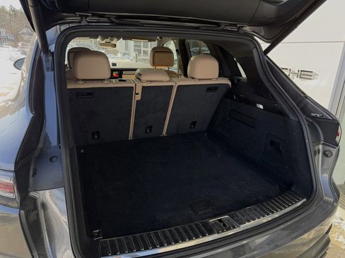 Used 2023 Porsche Cayenne image 17