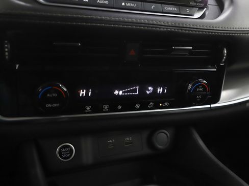 Used 2021 Nissan Rogue SV image 22