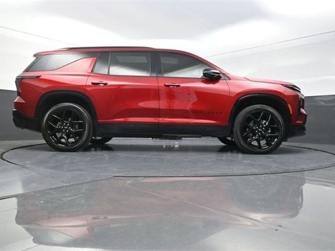 Used 2024 Chevrolet Traverse RS image 34