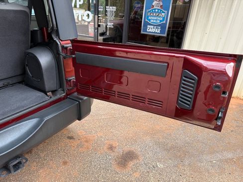 Used 2009 Jeep Wrangler Rubicon w/ Dual Top Group AWD/4WD image 15