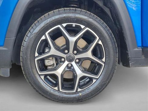 Used 2025 Jeep Compass Limited AWD/4WD image 23