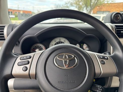 Used 2014 Toyota FJ Cruiser 4WD w/ Convenience Package image 12