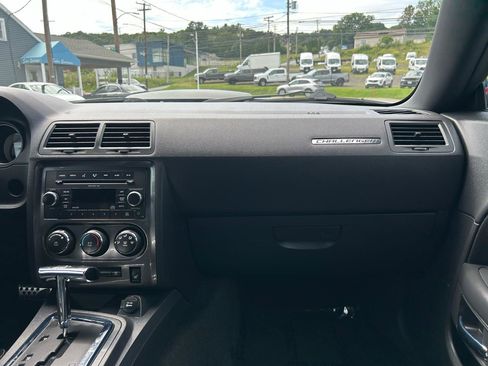 Used 2010 Dodge Challenger R/T RWD image 23