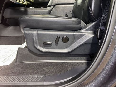 Used 2024 Ford Expedition Max XLT image 29