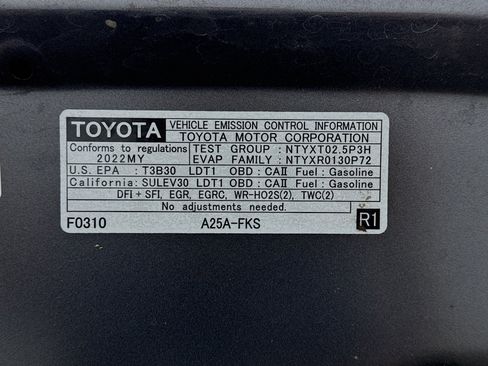 Used 2022 Toyota RAV4 LE FWD image 20