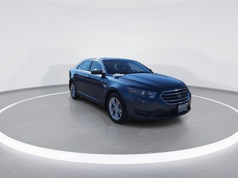 Used 2018 Ford Taurus SEL image 9