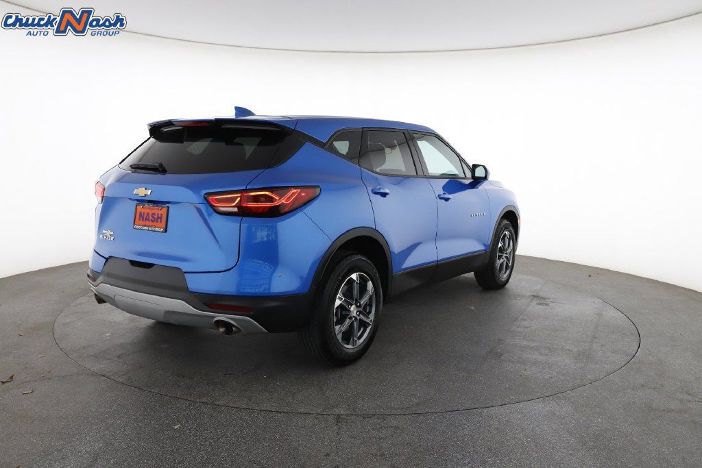 Certified 2026 Chevrolet Blazer LT FWD image 12