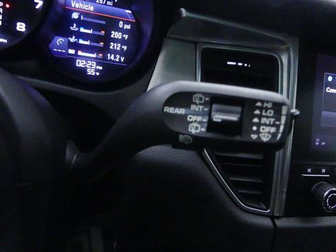 Used 2018 Porsche Macan Turbo image 19