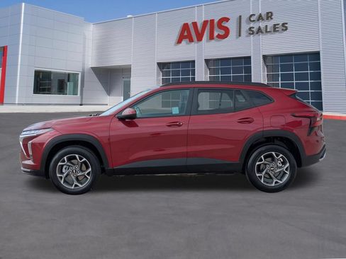 Used 2025 Chevrolet Trax LT w/ LT Convenience Package FWD image 10