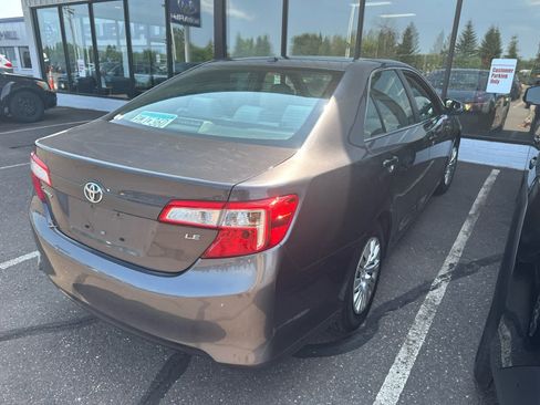 Used 2014 Toyota Camry LE FWD image 5