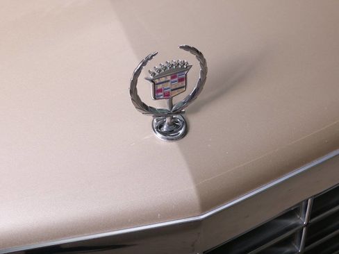 Used 1994 Cadillac Fleetwood Brougham RWD image 76