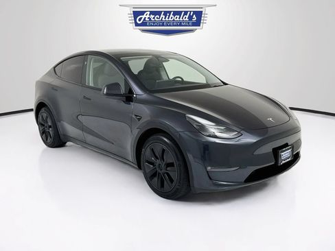 Used 2024 Tesla Model Y Long Range AWD/4WD image 1