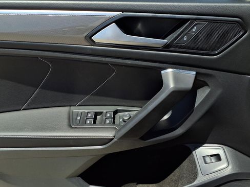 Certified 2023 Volkswagen Tiguan SE R-Line FWD image 20