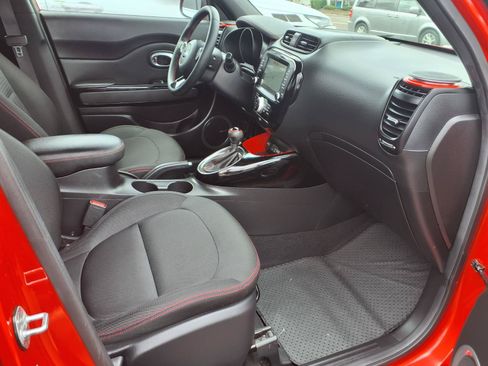 Used 2019 Kia Soul + FWD image 29