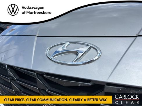 Used 2023 Hyundai Elantra Limited image 11