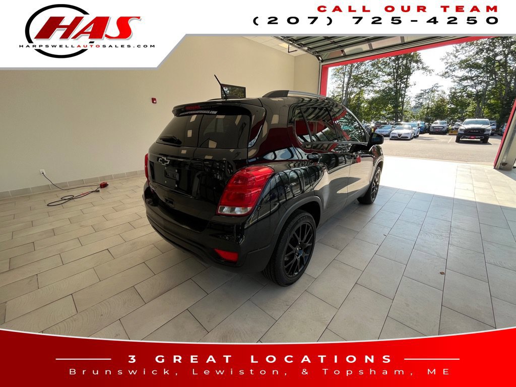 Used 2022 Chevrolet Trax LT w/ Midnight Edition AWD/4WD image 7