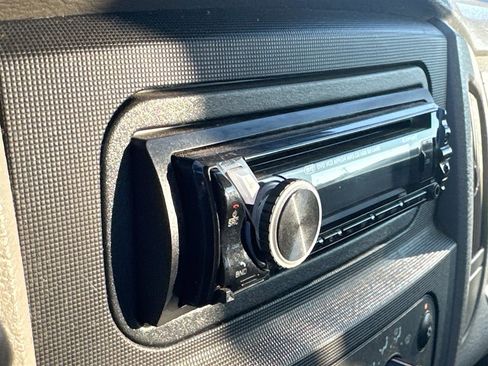 Used 2005 Dodge Ram 1500 Truck ST image 13