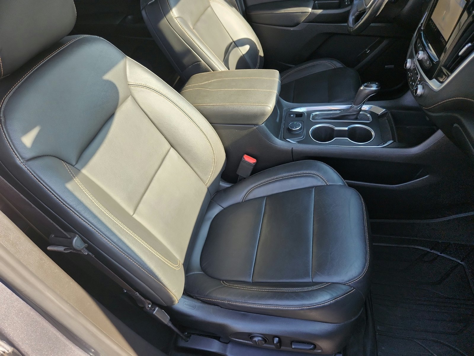 Used 2020 Chevrolet Traverse RS w/ LPO, Floor Liner Package AWD/4WD image 28