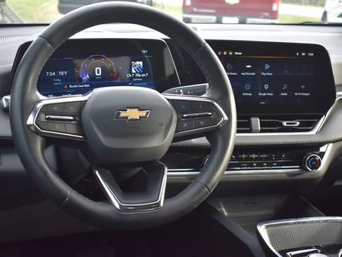 Certified 2026 Chevrolet Equinox LT w/ LPO, Floor Liner Package AWD/4WD image 19
