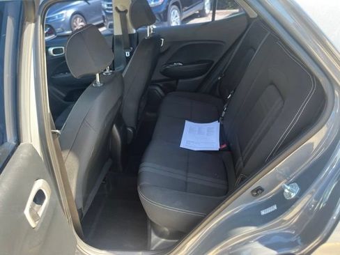 Used 2023 Hyundai Venue SEL FWD image 12