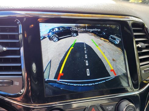 Used 2021 Jeep Grand Cherokee Limited w/ Luxury Group II image 23