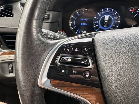 Used 2020 Cadillac Escalade Premium Luxury AWD/4WD image 15