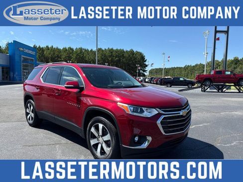 Used 2021 Chevrolet Traverse LT w/ LT Premium Package image 1